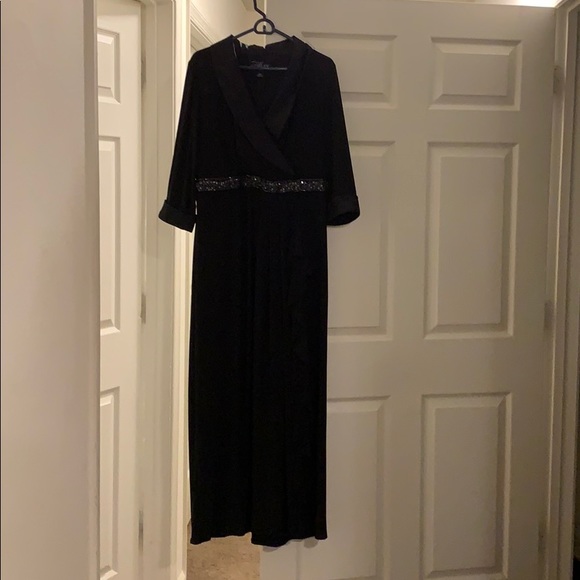 Beautiful black tuxedo gown - Picture 3 of 5